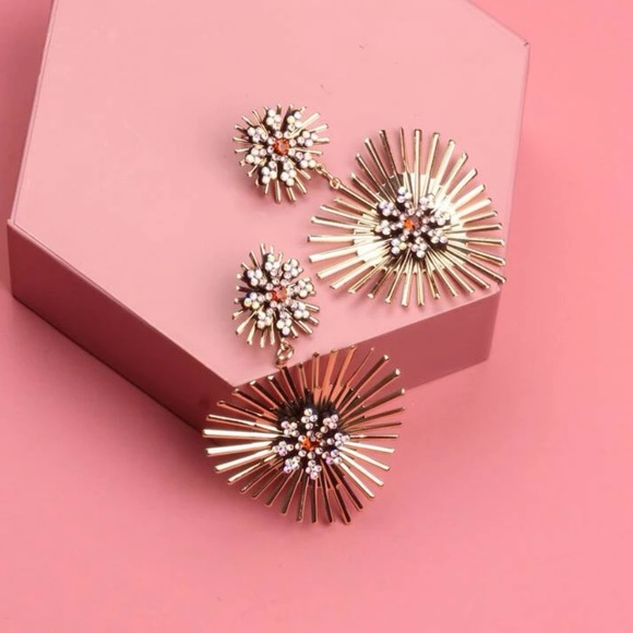 Golden Jewel Heart Earrings - Picture 4 of 4